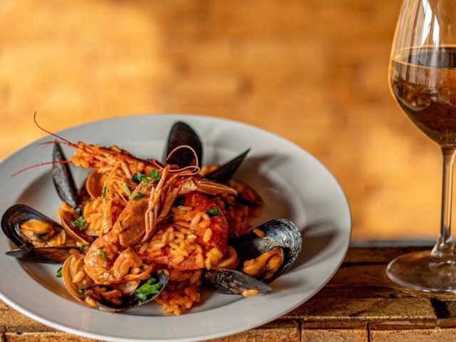 Sea Breeze and Lake Bounty: A Culinary Journey Through Erie’s Finest Freshwater Seafood Restaurants